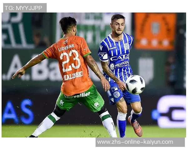 赫拉克莱斯与福图纳的激烈对决揭示了足球战术的深刻内涵与团队精神